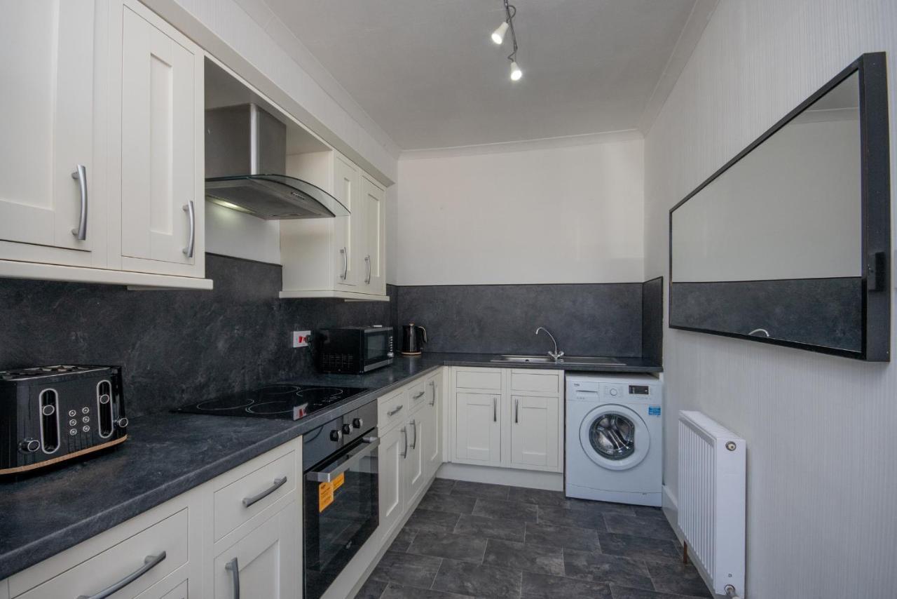 Dwellcome Home Ltd 1 Bed Apt, Half Mile To Union Street Yet Quiet, Free Parking, Fast Wifi, Ideal For Long Term Contractor, Etc Stays, Fully Equipped Kitchen, Regular Housekeeping Option - See Our Site For Assurance Aberdeen Exterior foto